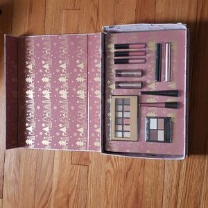 Livegreen  Beauty Essentials Collection w/ eyeshadow,mascara,eyeliners, eyebrow